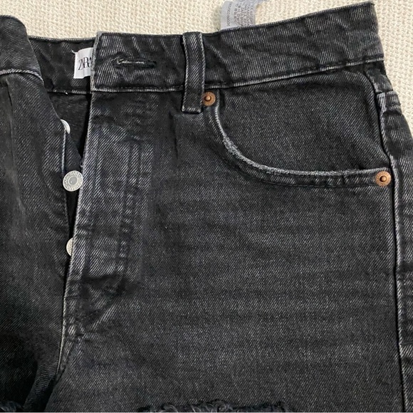 Zara bundle of white and black high rise jean shorts size 4 and 6 - Picture 5 of 8